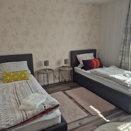 Boardinghouse122 *